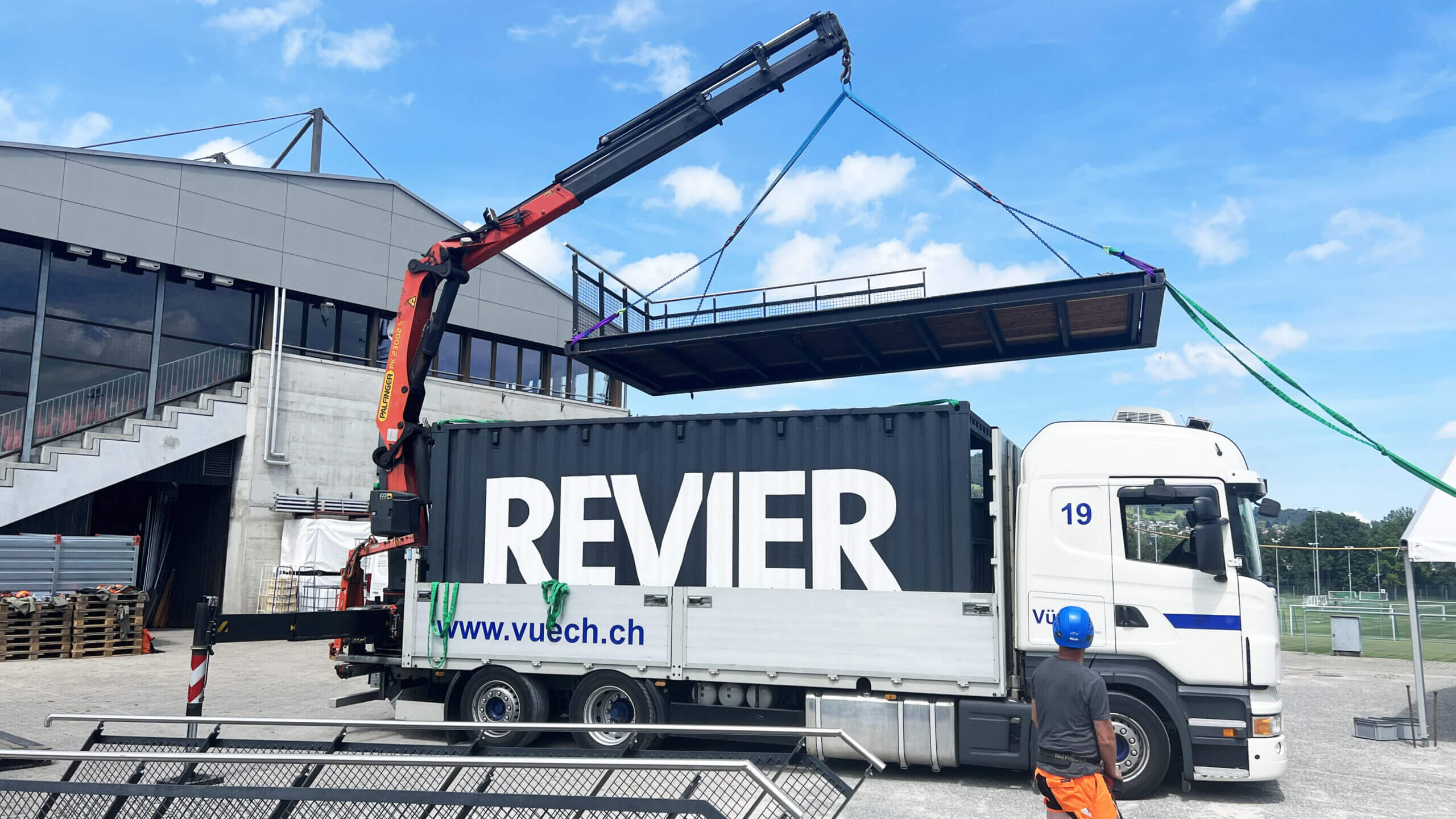 SCANIA R 480 LB mit Kran - Bild 1